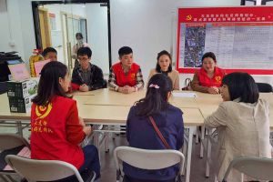 浓浓关爱暖人心，华体会官网（中国）集团党支部慰问困难单亲家庭