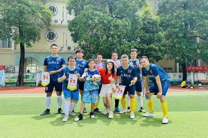 “足”够精彩！华体会官网（中国）集团“足”梦大龙街首届五人制男子公益足球赛